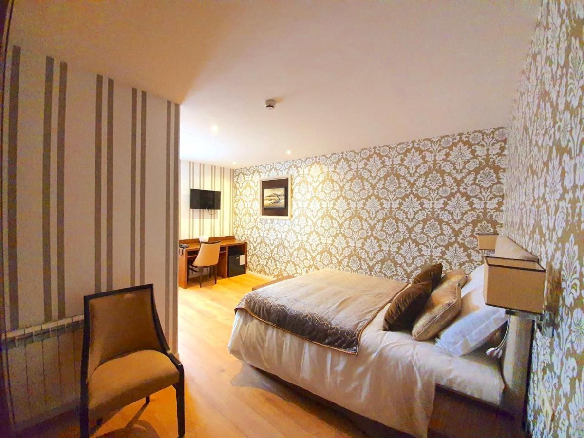 Hotel Croix Blanche De Sologne Chaumont-sur-Tharonne Exteriér fotografie